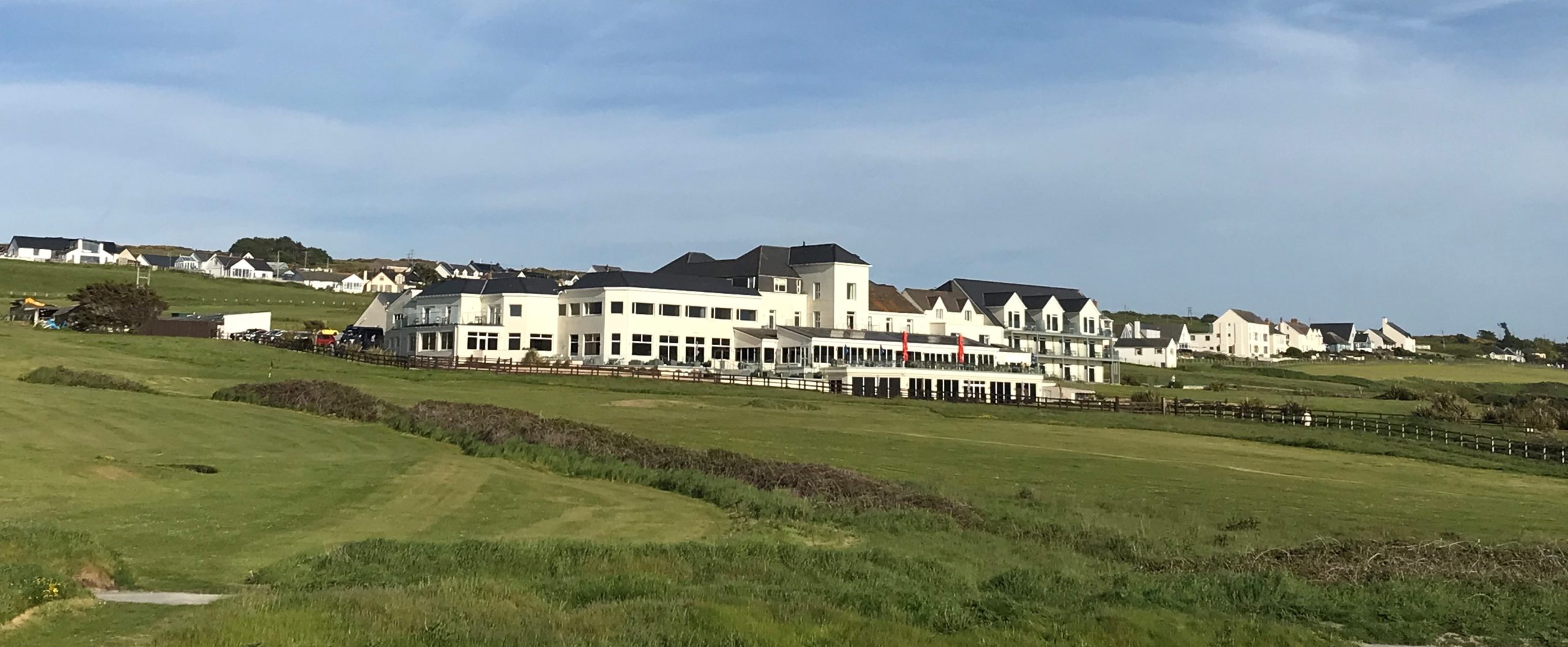 Cliff Hotel 2 crop